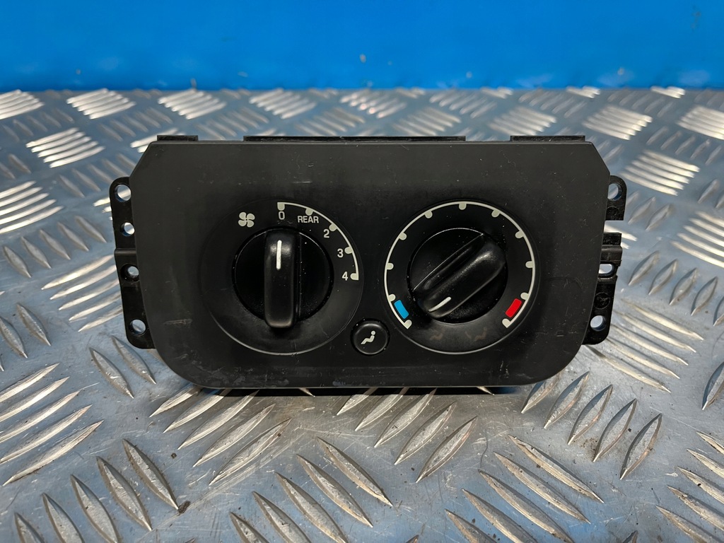 фото №1, Ford expedition ii 02- панель кондиціонера задній