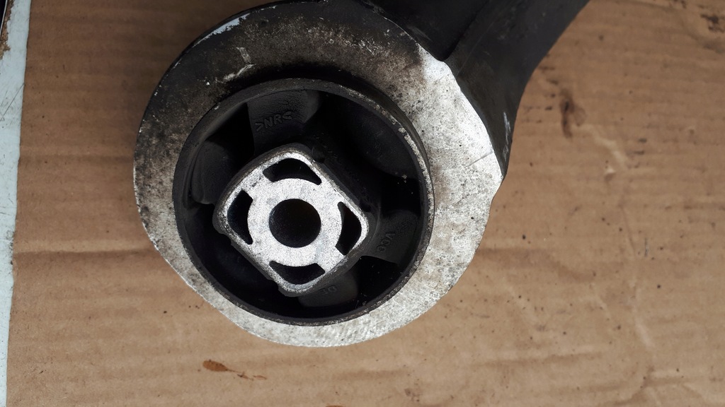 фото №10, A4 b8 рычаг левый перед 8k0407695f 2.7 3.0 tdi a5