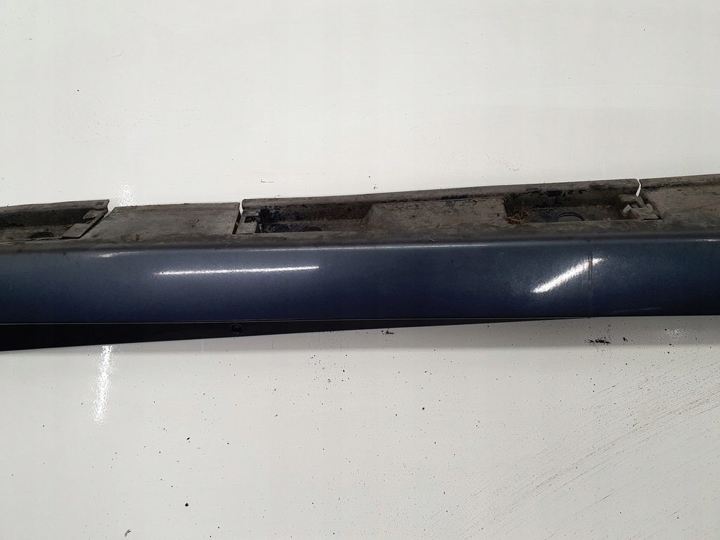 фото №3, Toyota avensis t27 молдинг поріг права 8u5