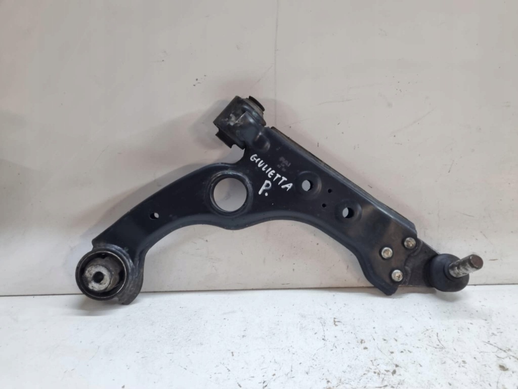 фото №1, Важіль передній перед правий alfa romeo giulietta 2010-2020