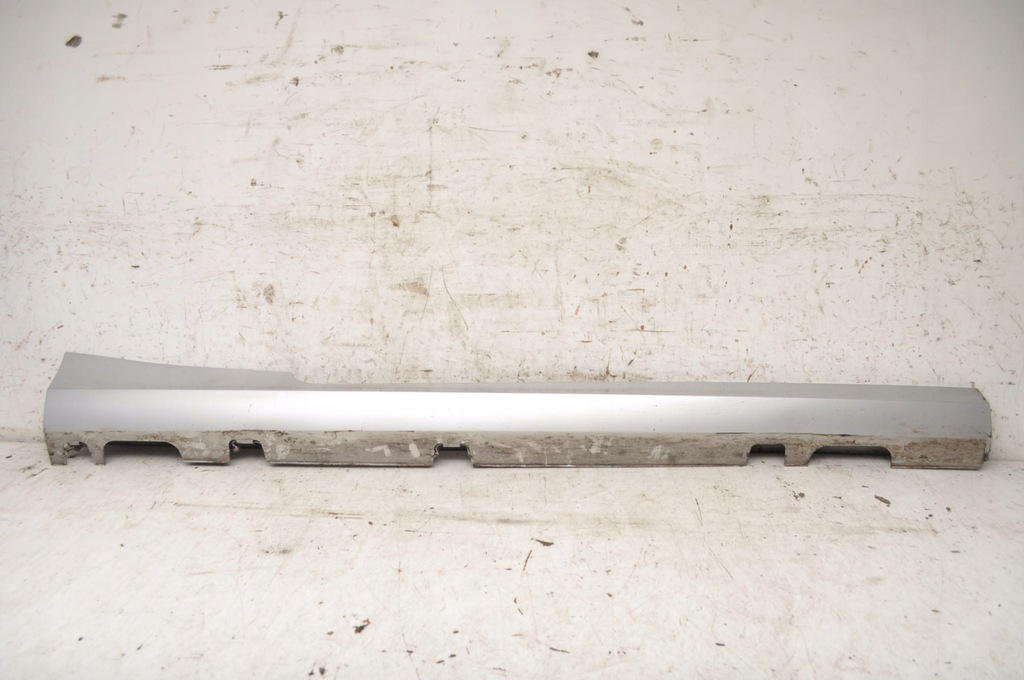 фото №1, Ford fiesta mk8 накладка порог правая