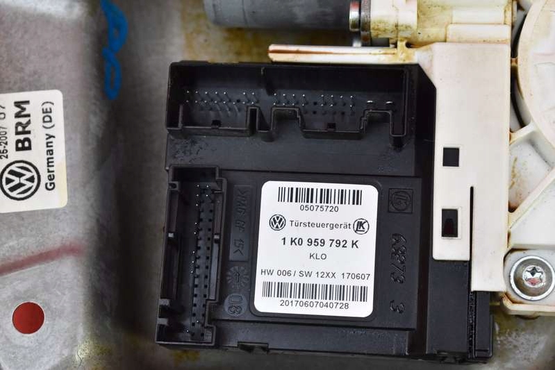 фото №7, Підйомник скло правий перед eu vw golf 5 v plus 08r