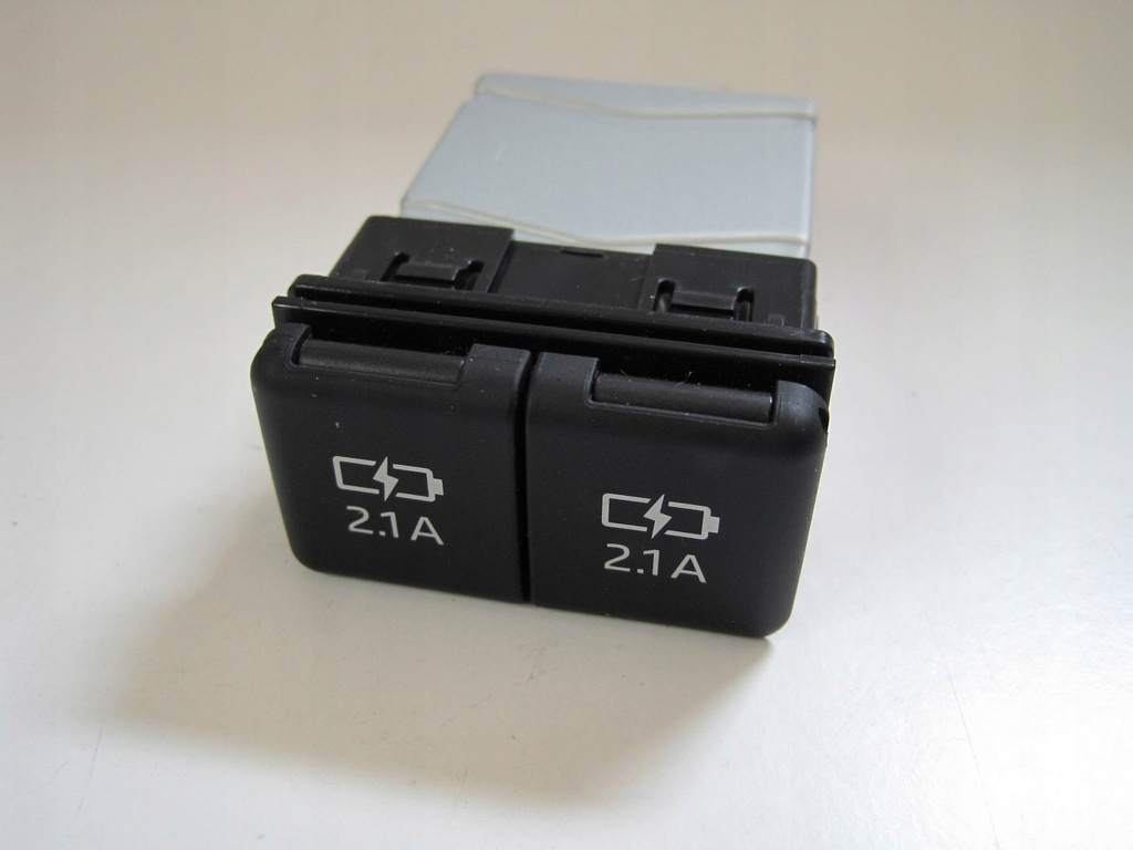 фото №1, Роз'єм usb зарядний пристрій toyota rav4 85532-42010