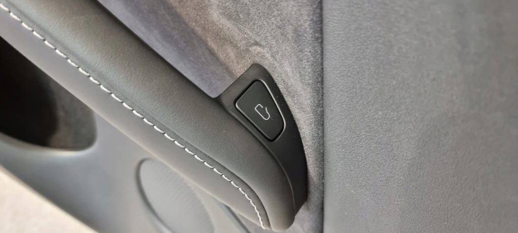 фото №8, Обшивка оббивка двері лівий задня tesla model y