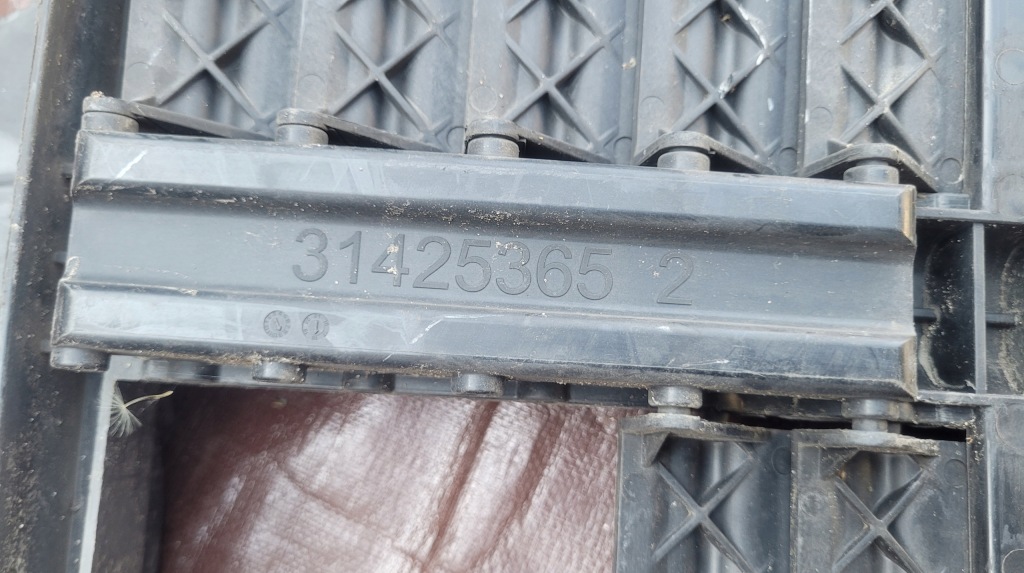 фото №13, Volvo xc60 ii шторка жалюзі впуск повітропровід повітря // 4589