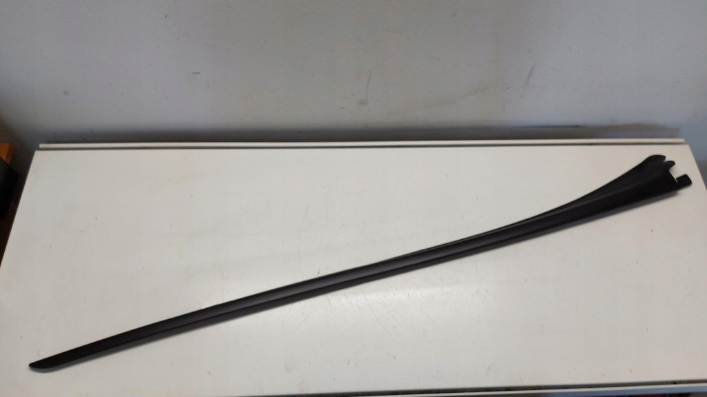 фото №9, Peugeot 5008 i молдинг стекло лобовое