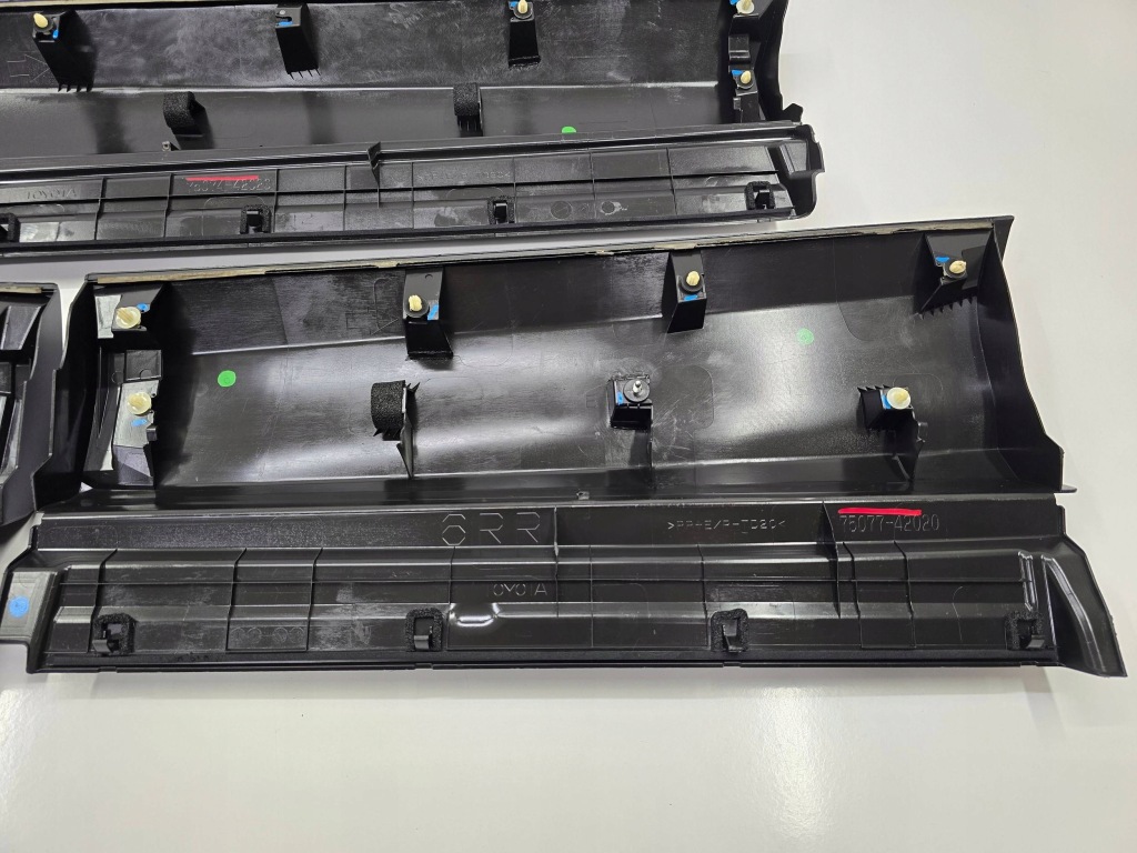 фото №10, Молдинг накладка двері toyota rav-4 iv lift 15- kpl накладки