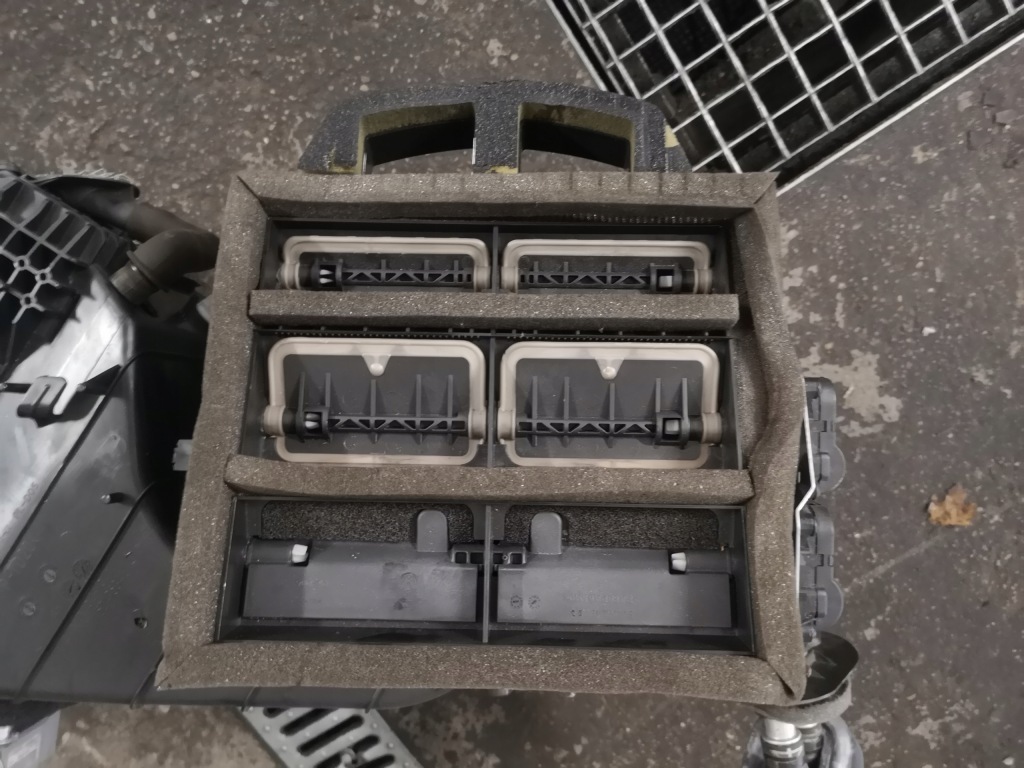 фото №5, Обігрівач комплектна vw touareg eu 7l0820005bs