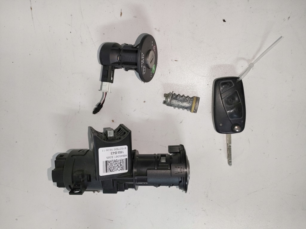 фото №1, Fiat panda ii 2 замок зажигания ключ вкладыши pilot kpl