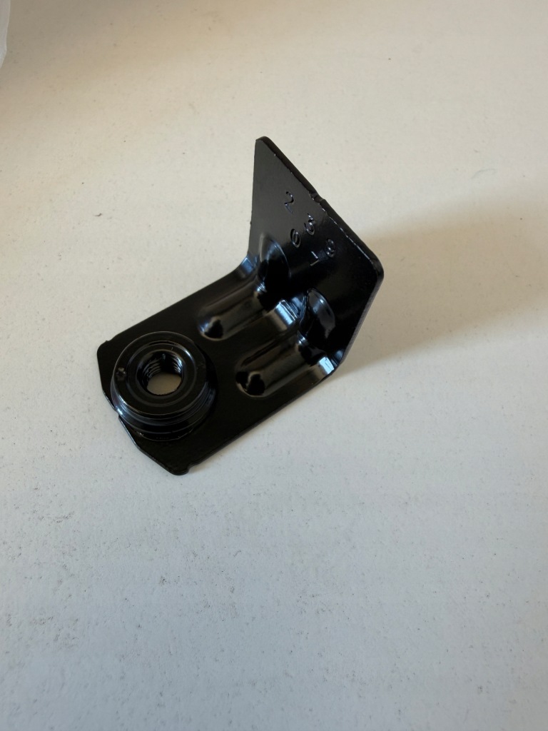 Купить Держатель кронштейн нижний перед mini f54 7389489