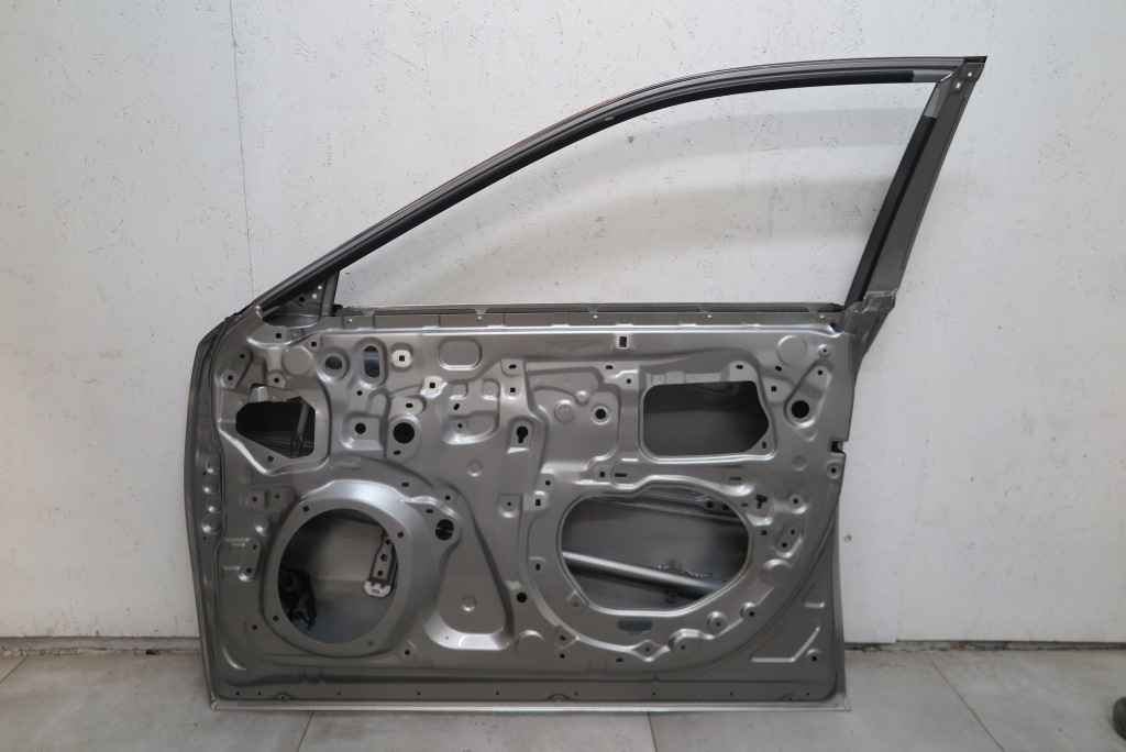 Двері праве передні праві перед lexus es 2018- Зі Шроту