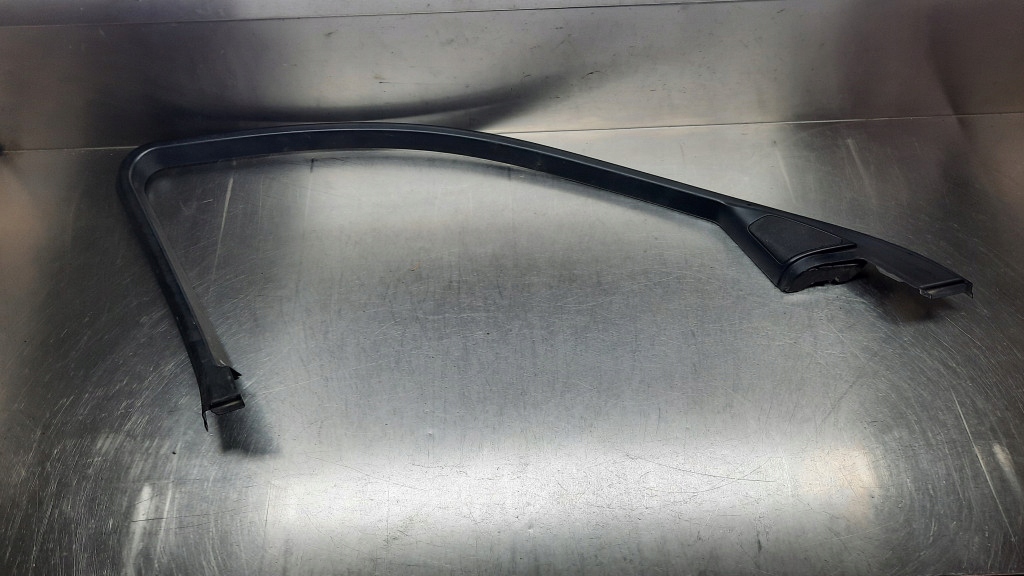 Купить Защита рамка дверь левый передок  7033629 bmw e61 03-07r 2.0d