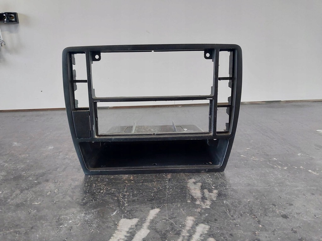 фото №8, Рамка панелі приладової панелі радіо volkswagen passat b5 3b0858069k