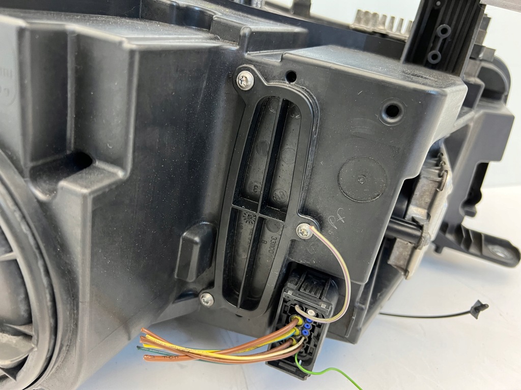 фото №9, Bmw x5 f15 x6 f16 лампа передня права перед ксенон комплектна напрямна