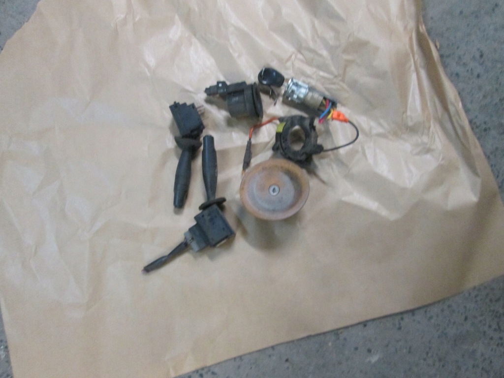 фото №1, Заливная горловина топлива citroen berlingo