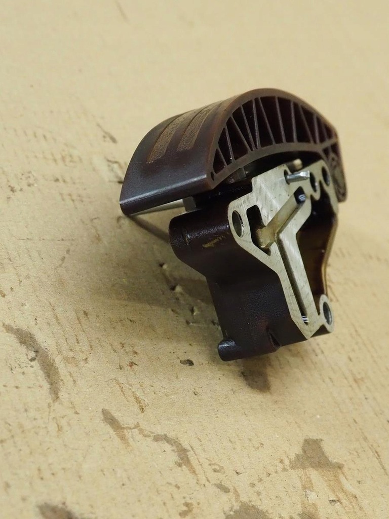 фото №13, Натягувач ланцюга a8 d3 6.0 bht 07d109467g