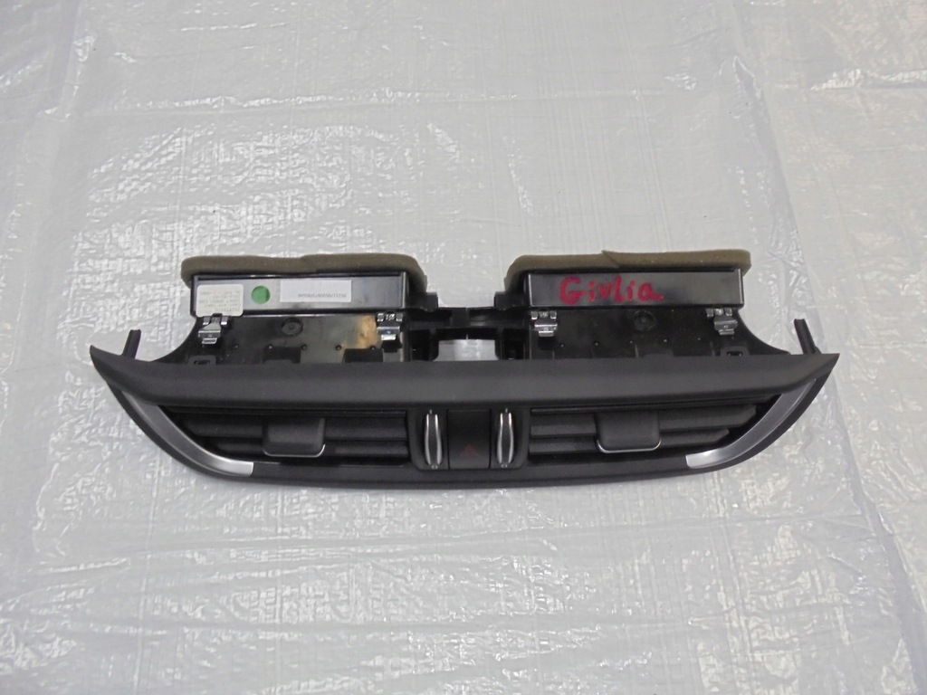 фото №1, Решётка обдув alfa romeo giulia