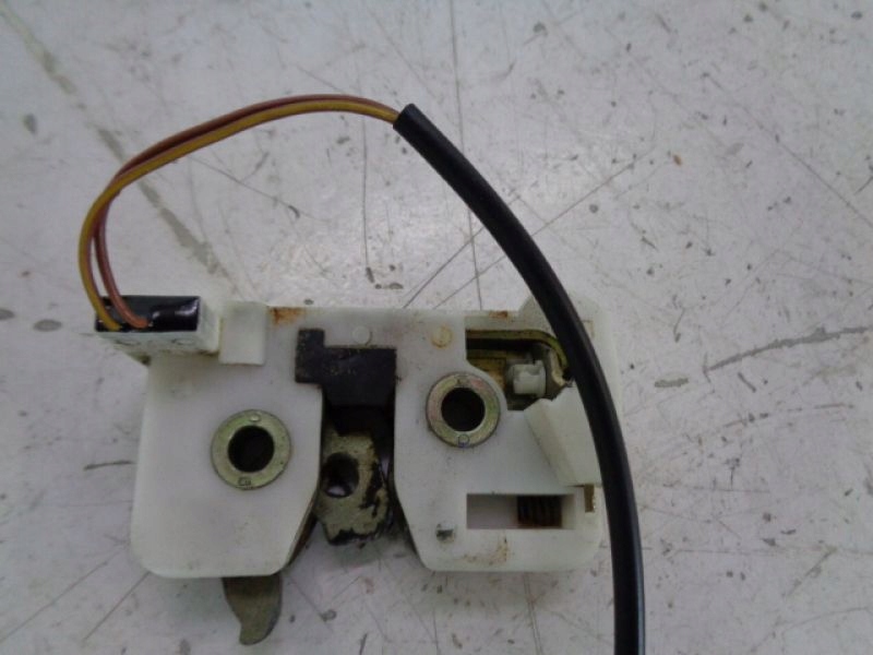 фото №5, Puma замок кришки кришки багажника 3d v97fbc43102