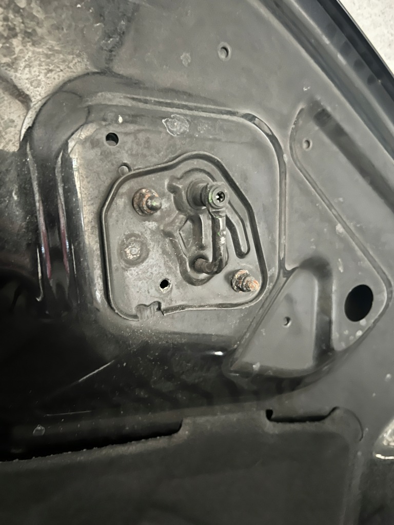 Капот audi q3 8u0 11-18 lz9y чорна кришка ідеальна Оригінал