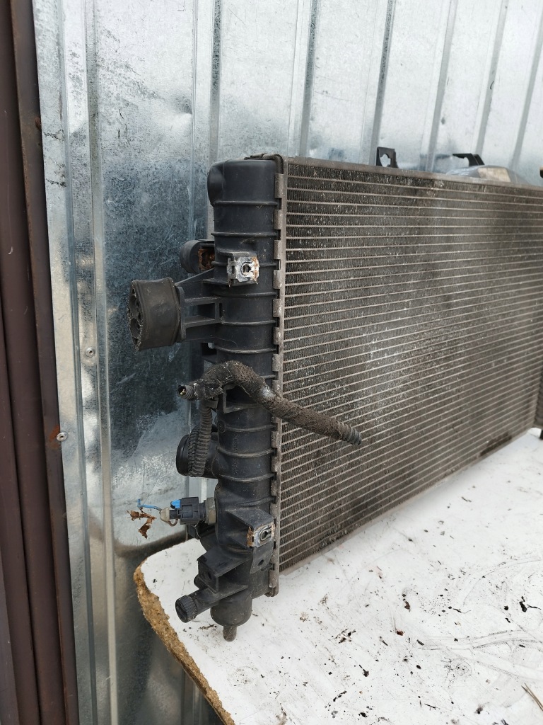 Радиатор воды + вентилятор opel astra h 3 zafira b 1.8 бензин Недорого