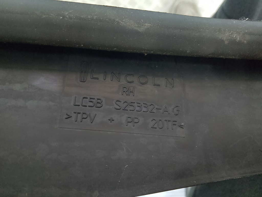 фото №2, Lincoln aviator 2022 black label прокладка дверь правый задняя