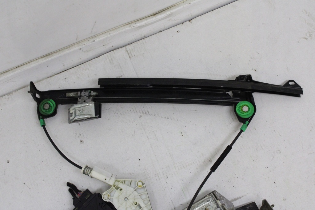 фото №7, Audi a4 b7 cc cabrio 2007r- підйомник скло лівий перед