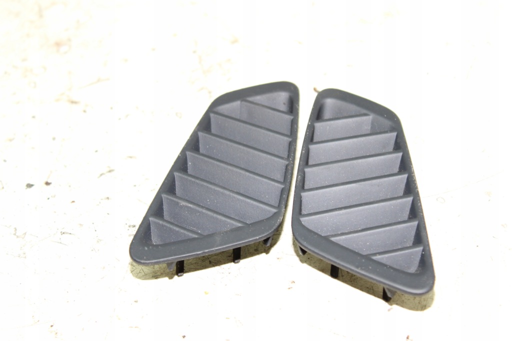 фото №1, Решётка обдув audi a8 d3 приборная панель 2szt левая правая