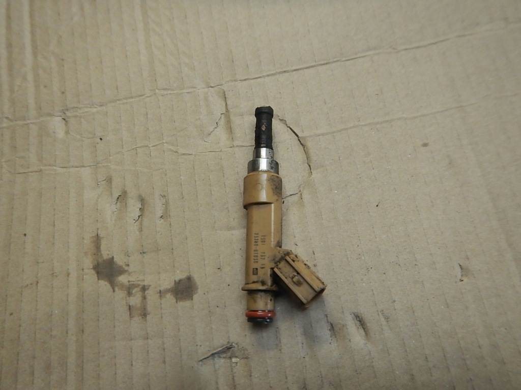 фото №1, Форсунка auris ii гибрид prius iii prius plus 23250-0t030