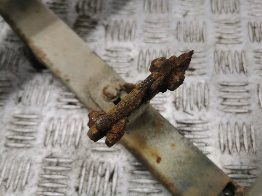 Накладка порог комплект nissan x-trail t30 в Украине