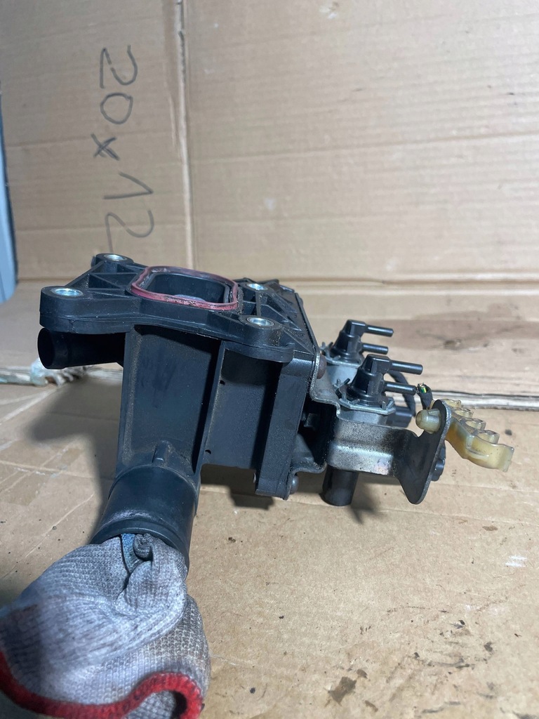 фото №7, Volvo v50 2011 корпус термостата