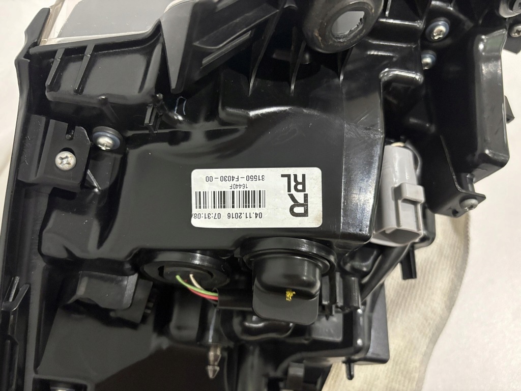 фото №11, Toyota c-hr i 16- лампа правый задняя 81550-f4030