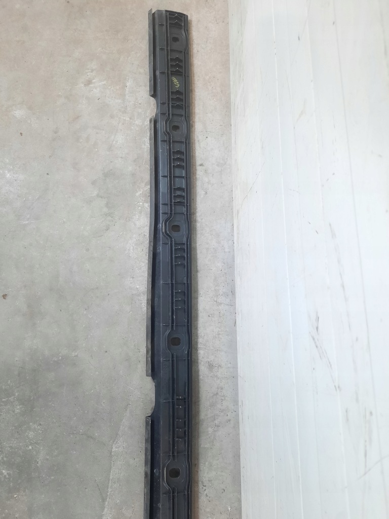 фото №6, Молдинг крепёжная направляющая накладки накладки порога правая audi a4 s4 rs4 b9 8w