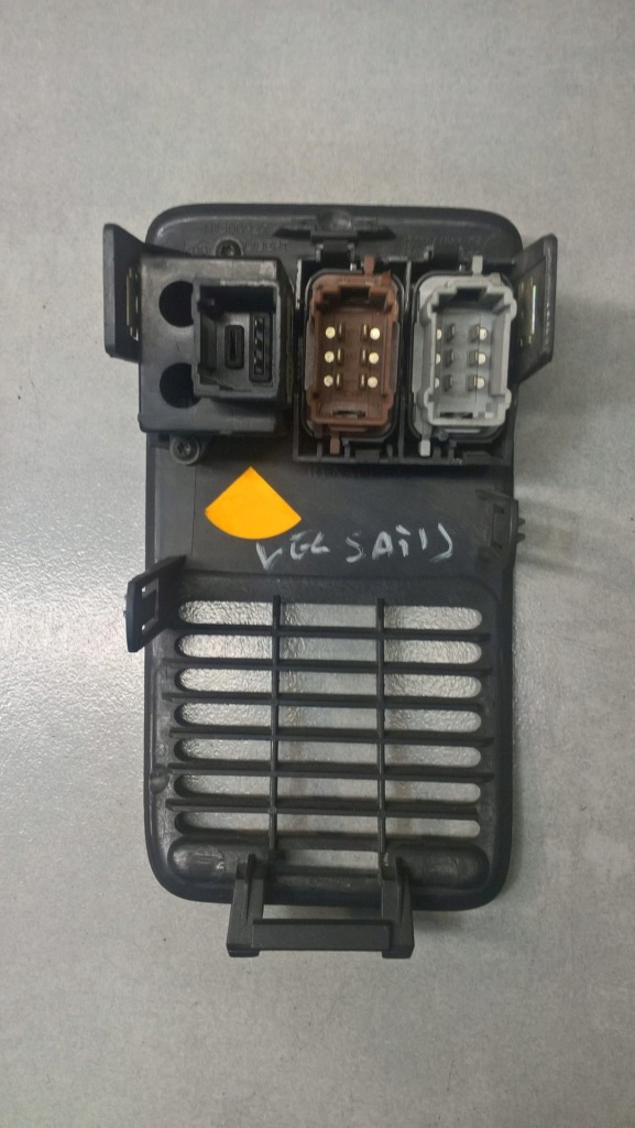 фото №3, Панель перемикачів renault vel satis 8200044855