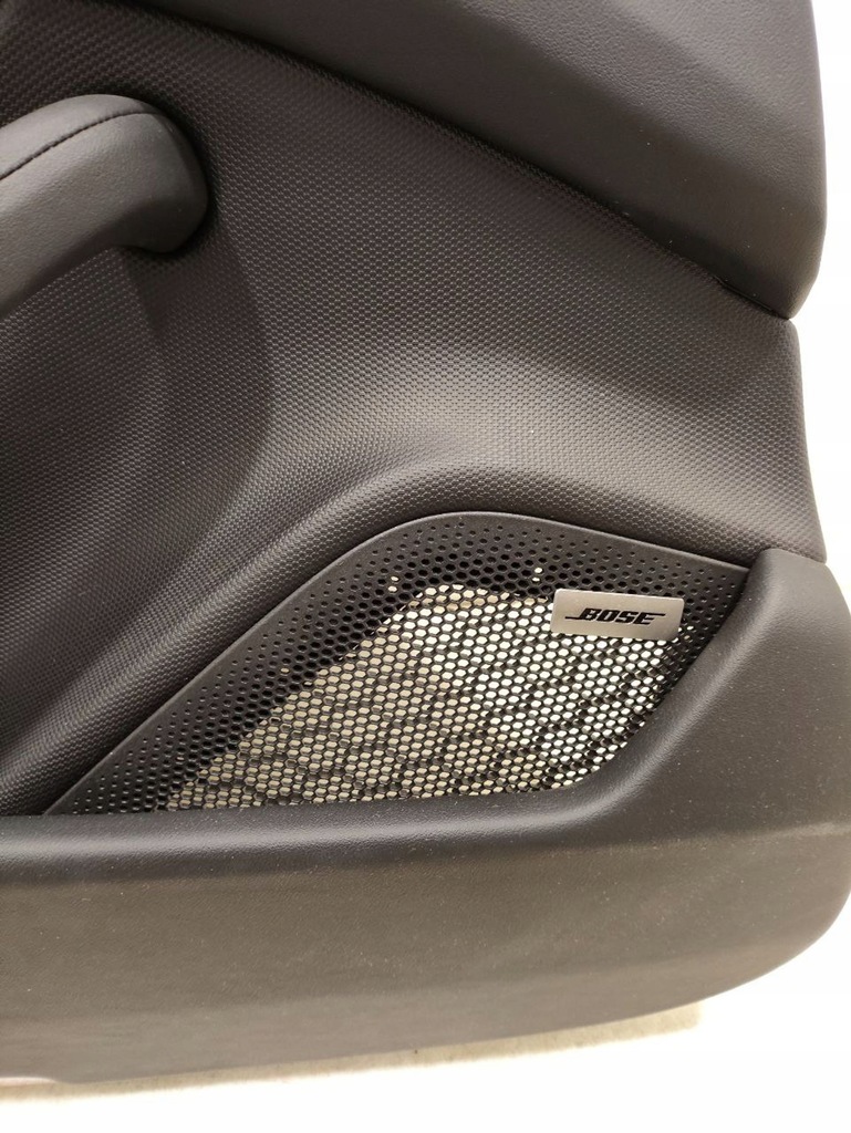 фото №9, Porsche taycan 9j1 2023 обшивки / обшивка дверь задних 9j1864603