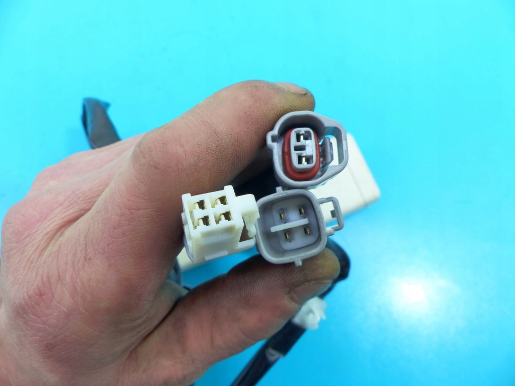 Замок поперечина правий перед lexus ls iv ls600h eu Недорого