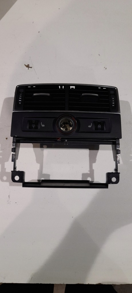 фото №1, Решётка обдув средняя a8 d3 03r 4e0819203a