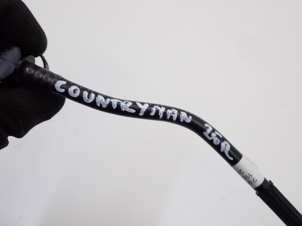 Пабтрубок  шланг трубка вентиляционная countryman iii u25 1.5c hybrid b38 25r Цена