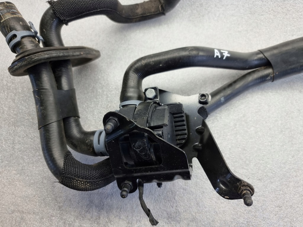 фото №4, Audi оригинальный номер 059121012a дополнительная насос водяная