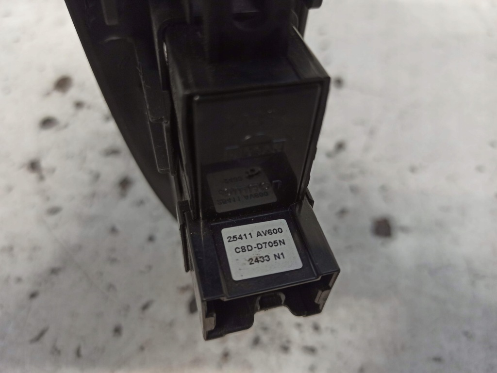 фото №8, Nissan primera p12 панель управление окон водителя правый задняя 82960 av760