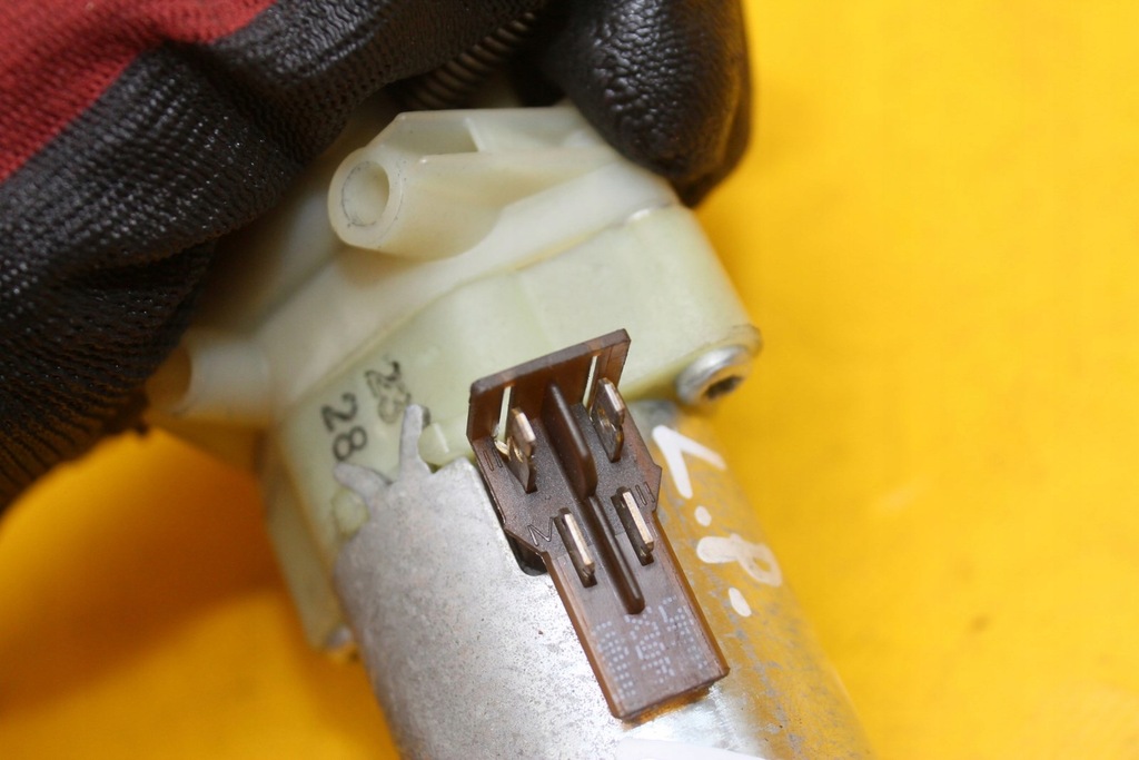 фото №6, Моторчик сиденье левый перед a8 d3 0130002528