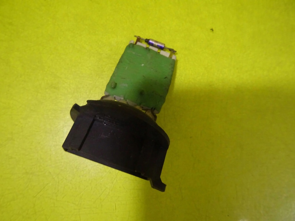 Резистор резистор вентилятор обдув mitsubishi colt krah-rwi nr558 Оригінал