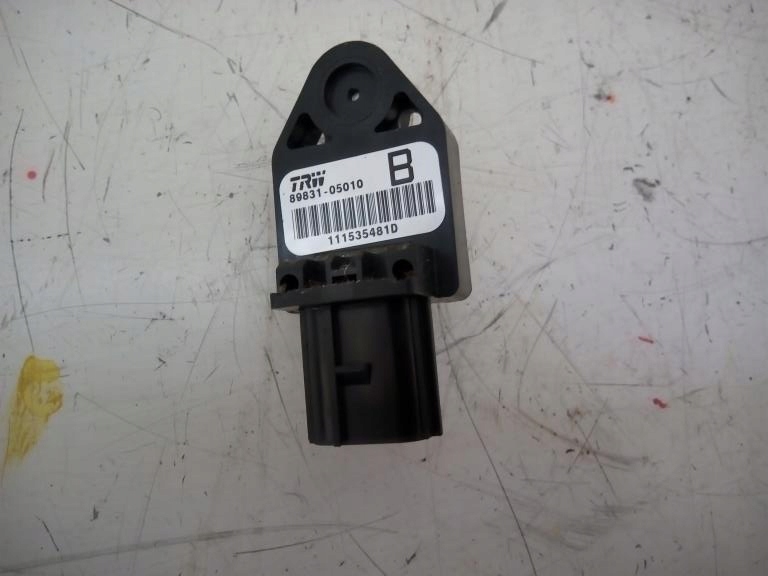 фото №1, Датчик удара toyota оригинальный номер 89831-05010