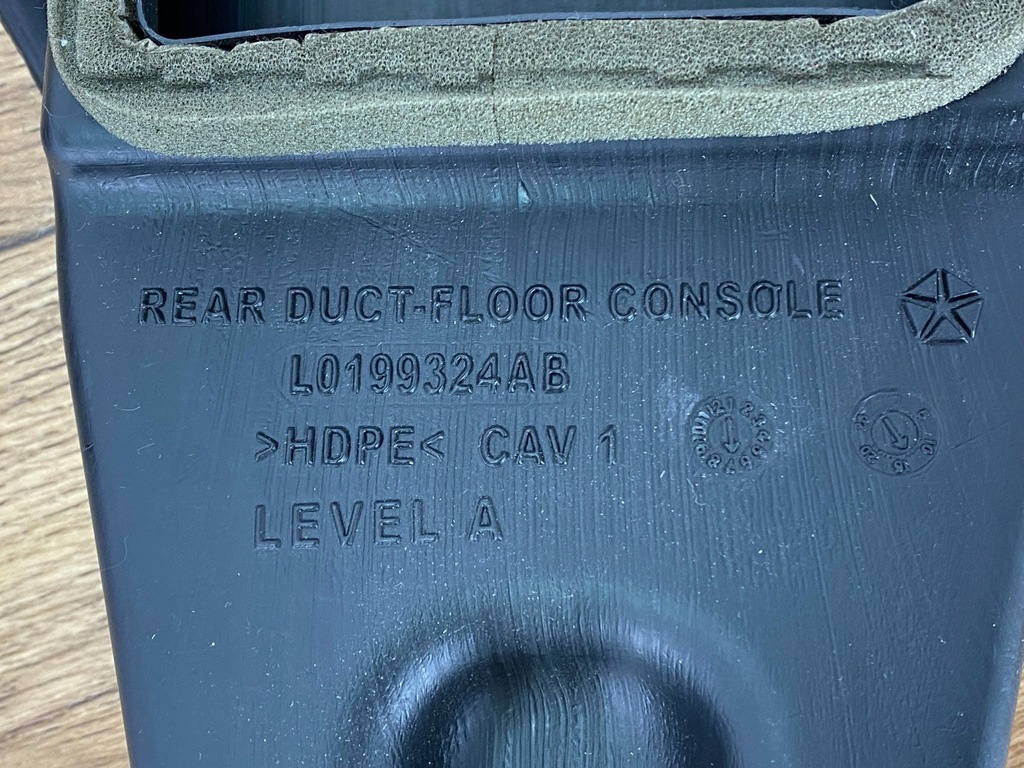 фото №6, Воздуховод туннель среднего dodge challenger 2015+