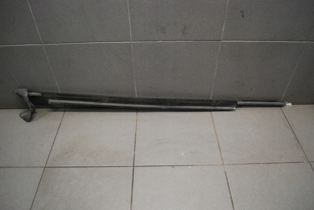 фото №9, Молдинг уплотнитель хром audi a8 d4 4h0853283