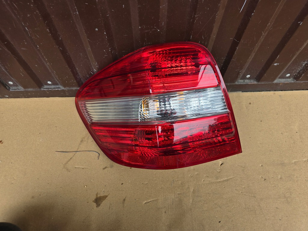 фото №1, Mercedes ml164 w164 przed liftem лампа задняя левая