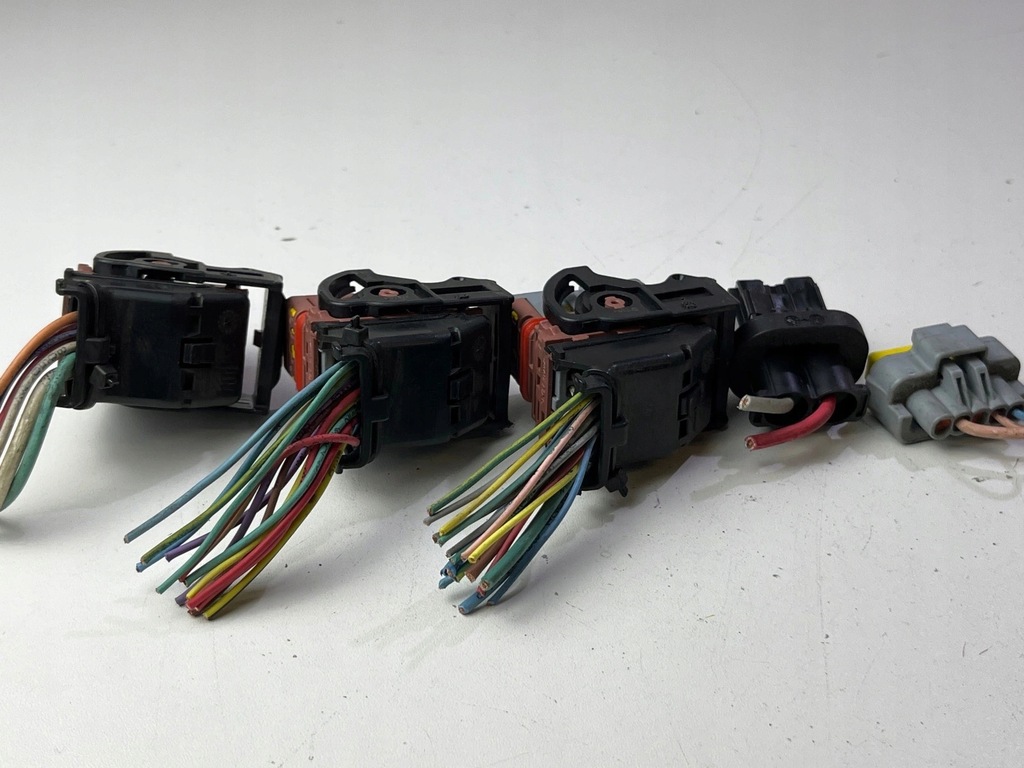 фото №5, Роз'єми штекер колодка коробка запобіжників bsm r02 citroen c5 iii x7