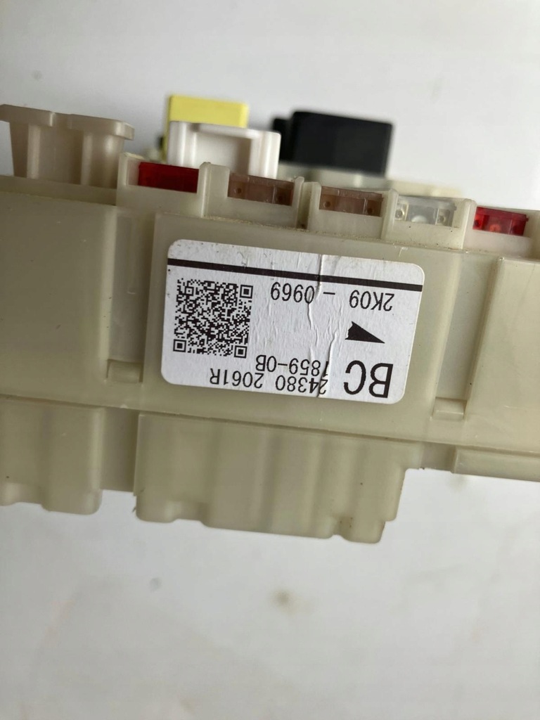 фото №3, Коробка запобіжників renault megane v e-tech 243802061r