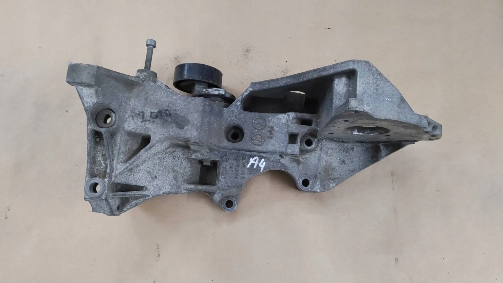 Купить Кронштейн кронштейн основание кронштейн генератора 03l903143 audi a4 a5