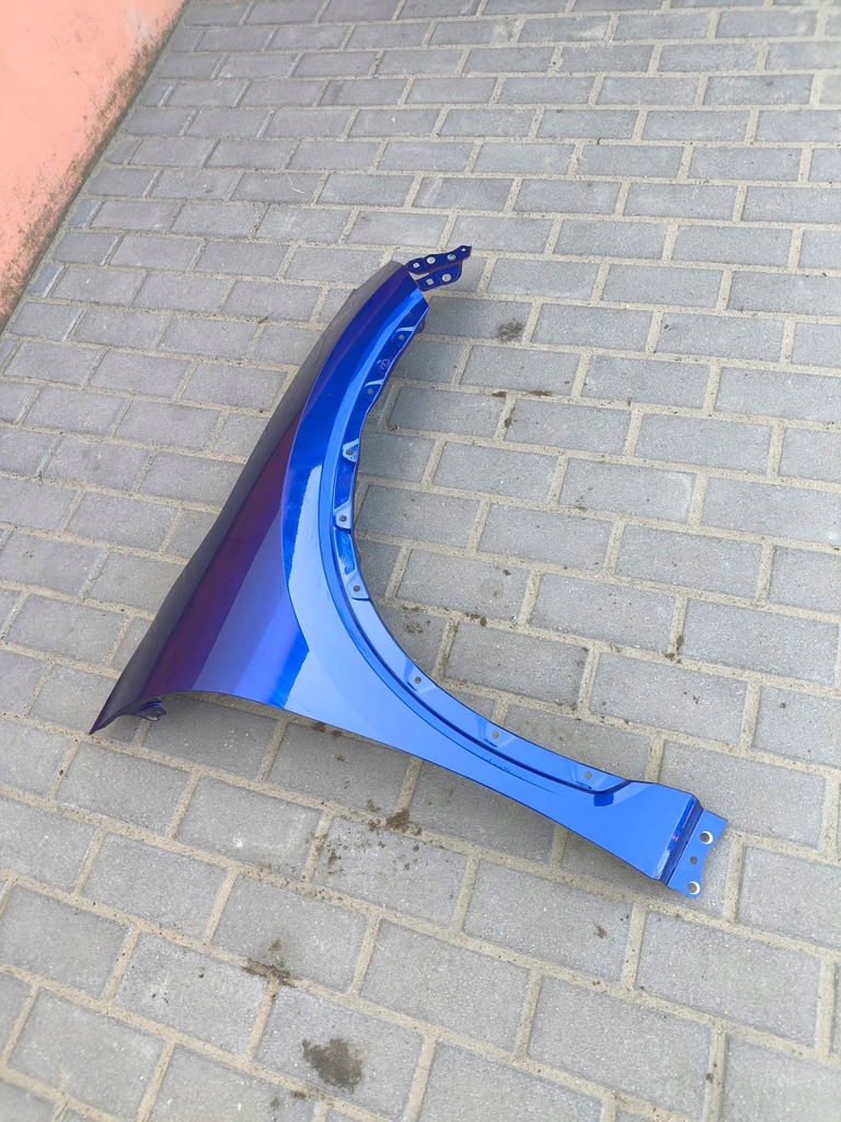 фото №1, Крила правий lexus lbx