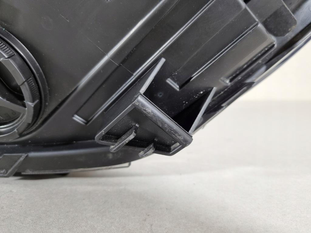 фото №12, Hyundai elantra лампа права перед фара ксенон